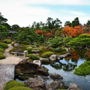 640px-Yuushien_Japanese_Garden_(Matsue_City)_-_Autumn_foliage_1-resized